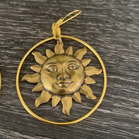 Sun and Moon earring - Picture 5 of 6